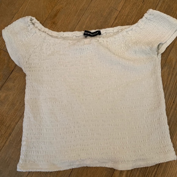 Brandy Melville Tops - Brandy Melville white crop top!